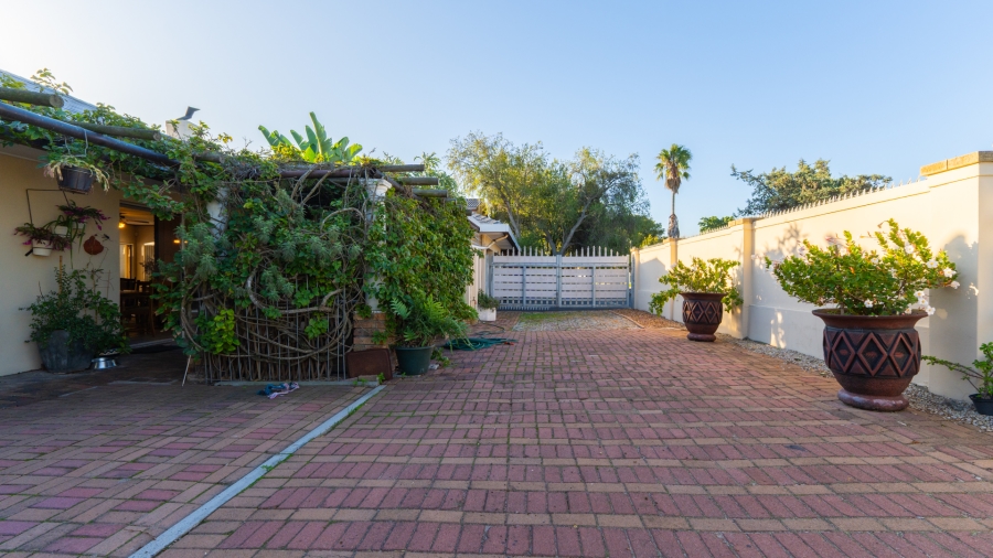 5 Bedroom Property for Sale in Amandelrug Western Cape